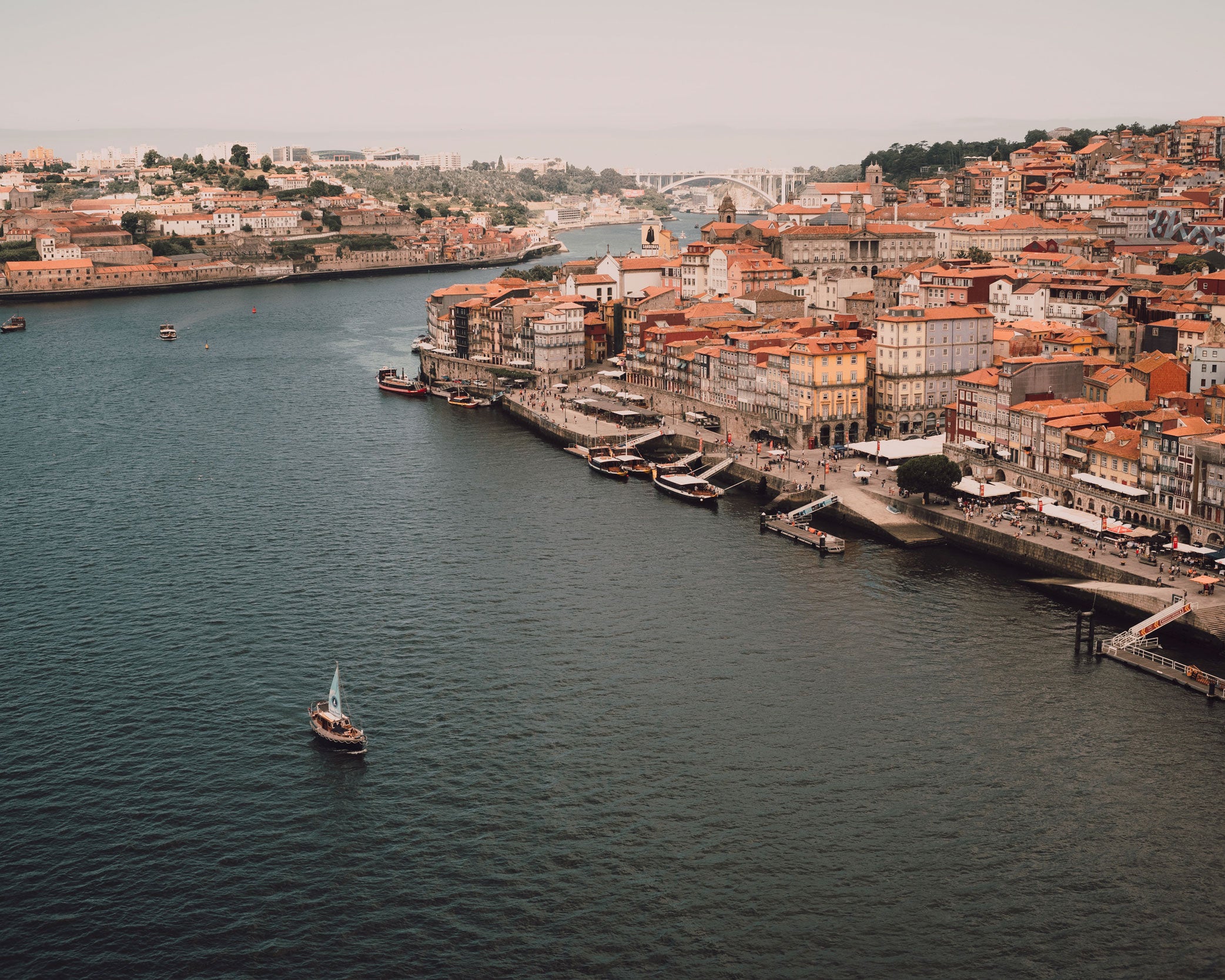 Travelling to Porto, on the banks of the Douro River
