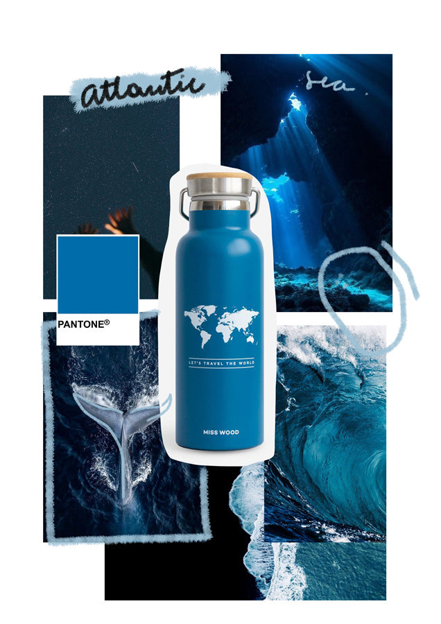 Collage aesthetic azul con el mar y botella