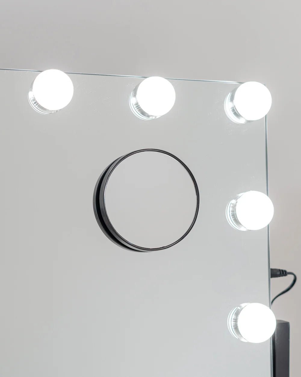 Espejo con Luz - Carga inalámbrica - Misswood