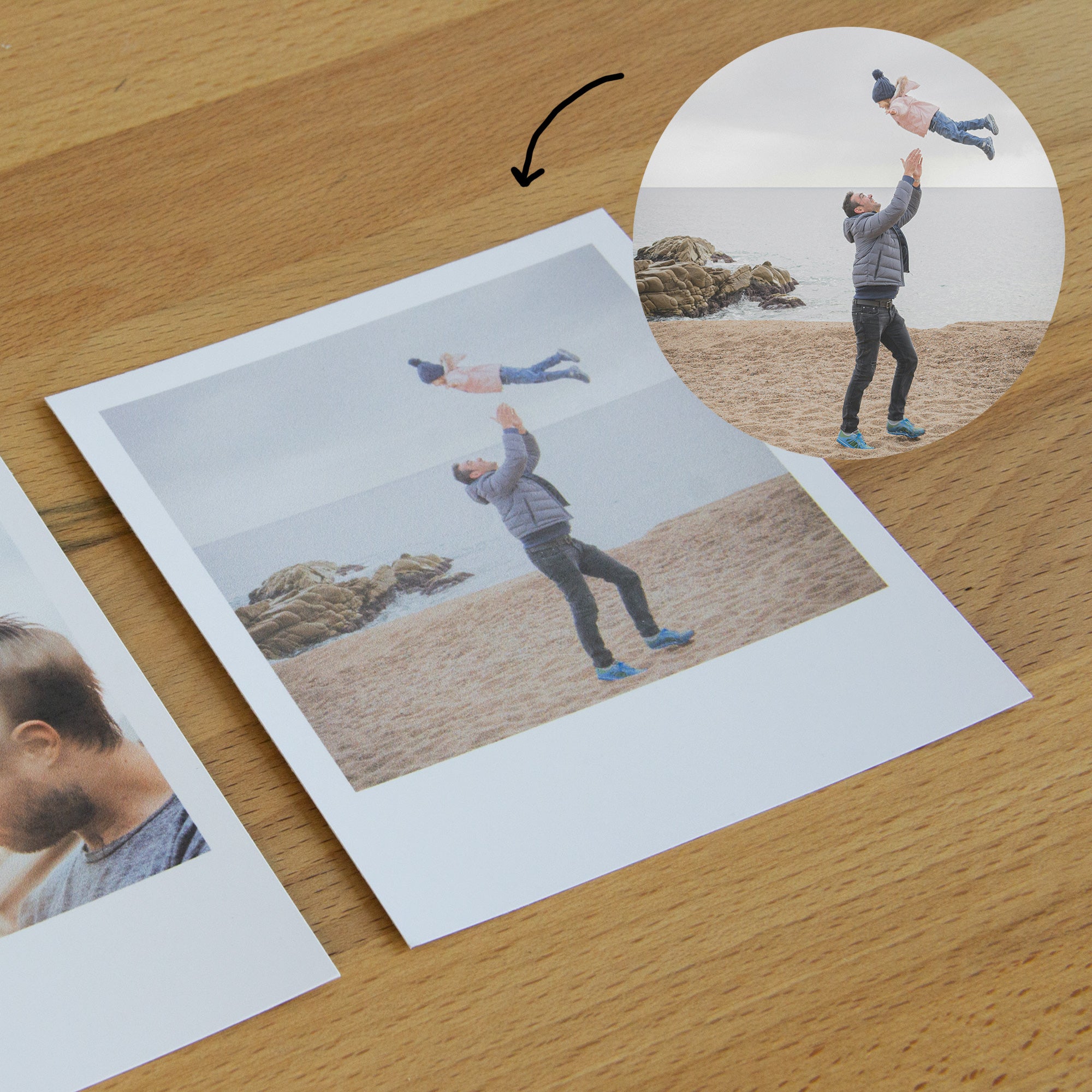 Dekopix Imprimir Revelar Mini Fotos Online Estilo Polaroid o Retro.  Fotografías Pequeñas 5,3x8,4 cm más Caja Madera (18 Mini Fotos, Caja Uno)